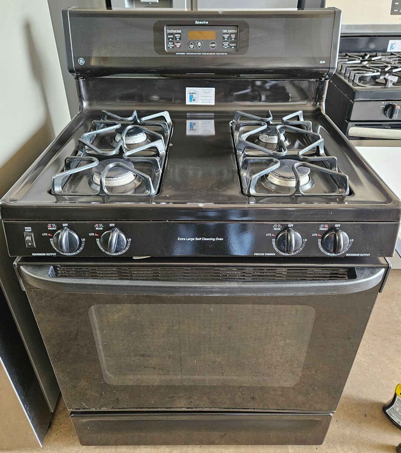 USED 30in GE Gas 4-Burner Range stove in Black