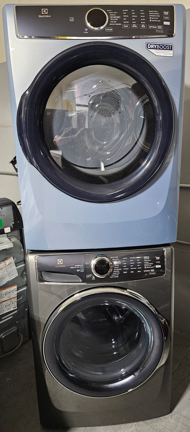 NEW! Electrolux Front Load Washer (4.5cu.ft.) &amp; Large Capacity Electric Dryer (8.0cu.ft.)