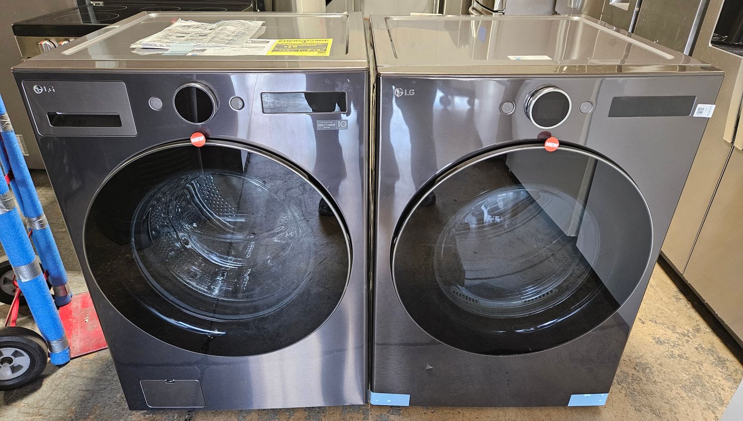 NEW! LG Mega Capacity Front Load Washer (5.0cu.ft.) &amp; Large Capacity Electric Dryer (7.4cu.ft.)