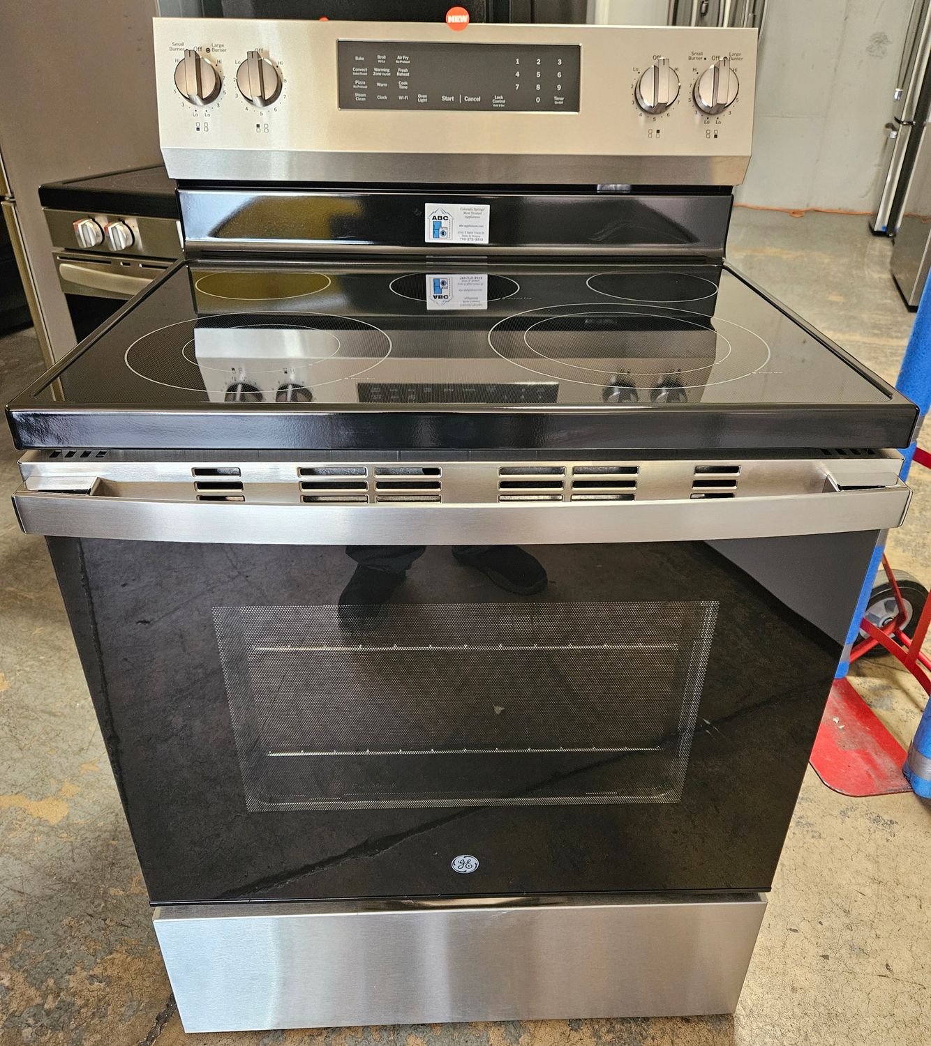 GE® ENERGY STAR® 30&quot; Free-Standing Electric Convection Range