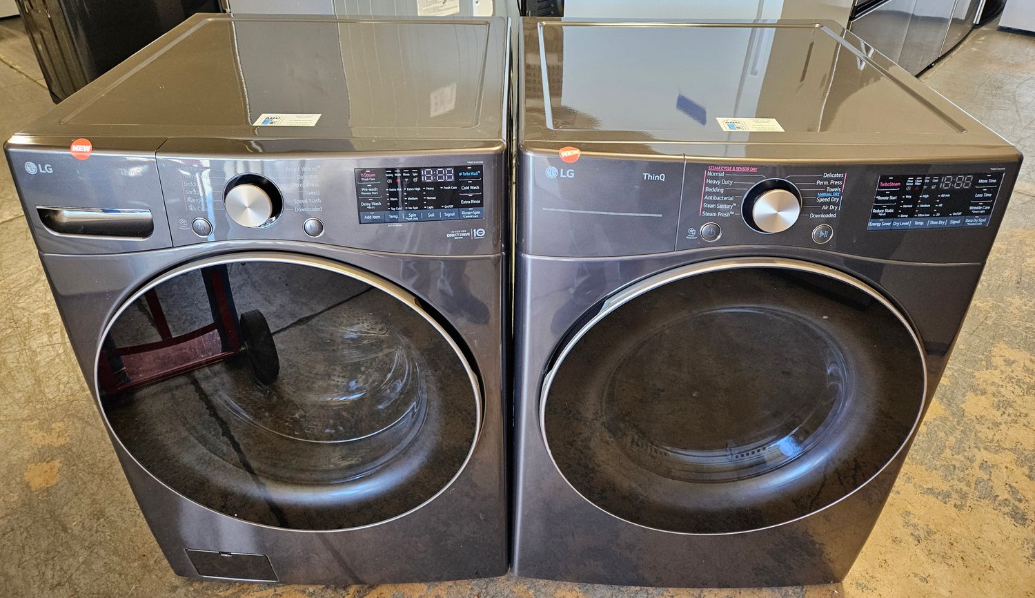 NEW! LG Front Load Washer (4.5cu.ft.) &amp; Large Capacity Electric Dryer (7.4cu.ft.)