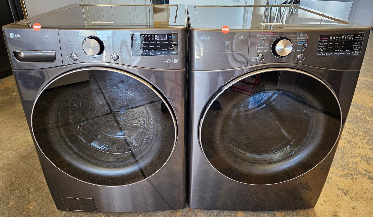 NEW! LG Front Load Washer (4.5cu.ft.) &amp; Large Capacity Electric Dryer (7.4cu.ft.)