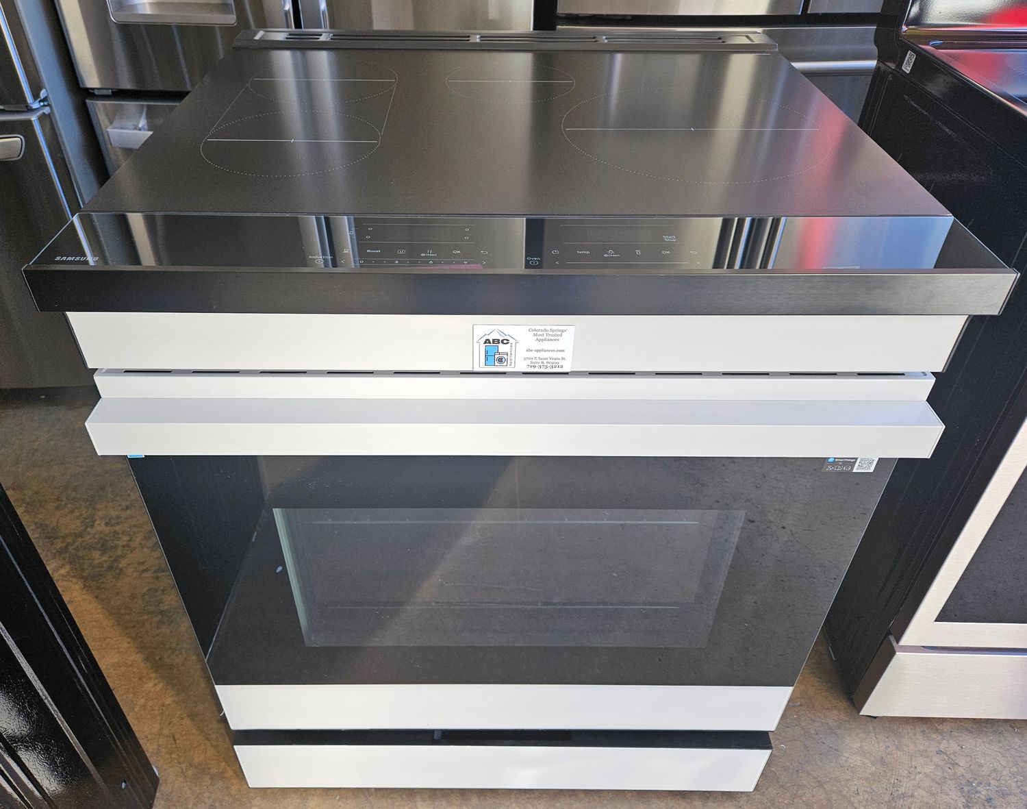 NEW! 30in Samsung Bespoke Slide-in Induction Range