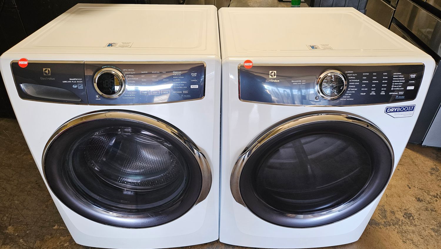 NEW! Electrolux Front Load Washer (4.5cu.ft.) &amp; Large Capacity Electric Dryer (8.0cu.ft.)