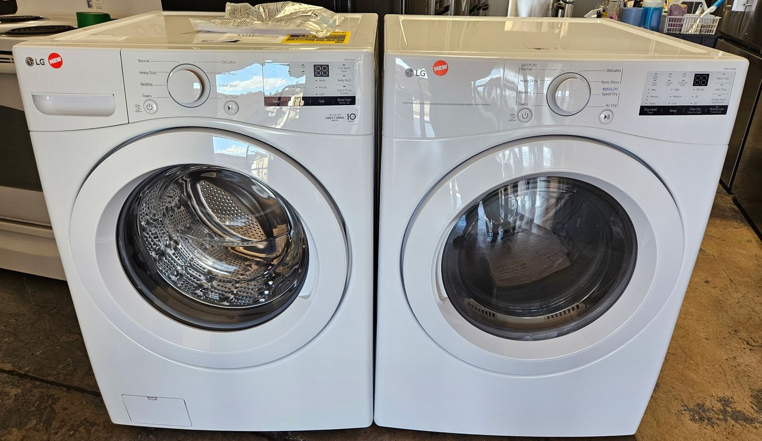 NEW! LG Front Load Washer (4.5cu.ft.) &amp; Large Capacity Electric Dryer (7.4cu.ft.)