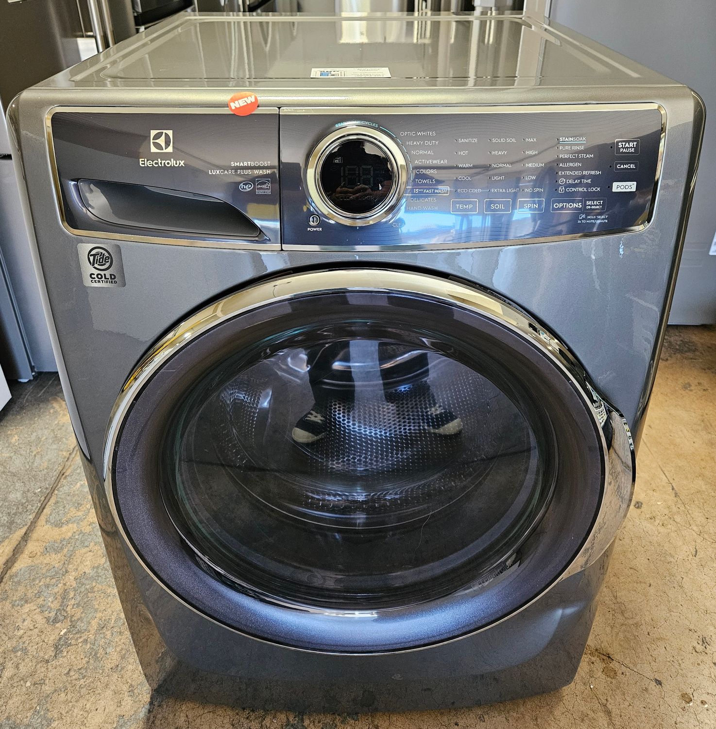 NEW! Electrolux Front Load Washer (4.5cu.ft.)