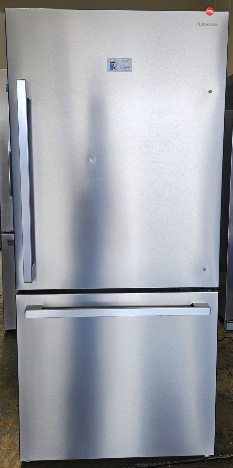 NEW! 17.2cu.ft. Hisense Stainless Steel Bottom Freezer Refrigerator