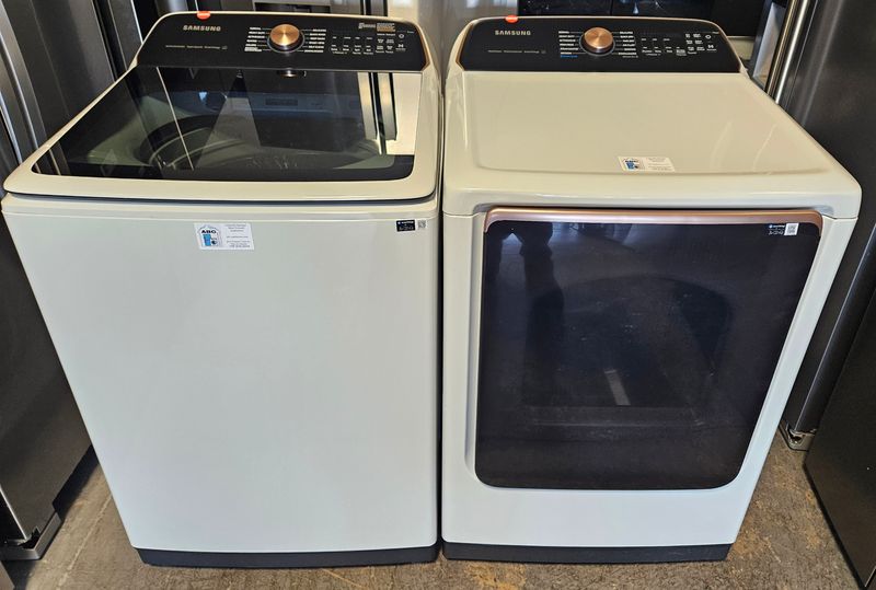 NEW! Samsung Top Load Washer (5.5cu.ft.) & Large Capacity Electric Dryer (7.4cu.ft.) NEW! Samsung Top Load Washer (5.5cu.ft.) & Large Capacity Electric Dryer (7.4cu.ft.)