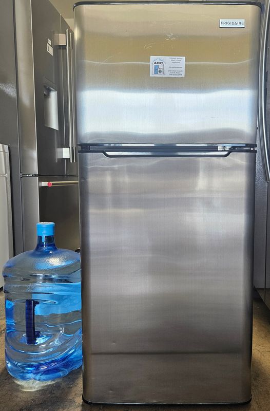 USED 4.5 cu.ft. Frigidaire 2-Door Mini-Fridge USED 4.5 cu.ft. Frigidaire 2-Door Mini-Fridge