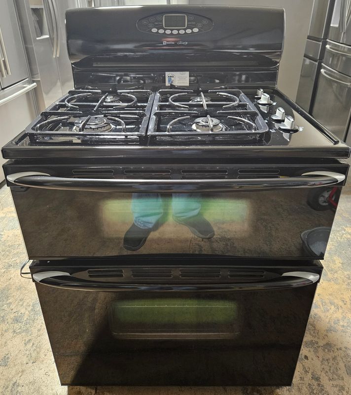 USED 30in Maytag Black Double Oven 4-Burner Gas Range USED 30in Maytag Black Double Oven 4-Burner Gas Range