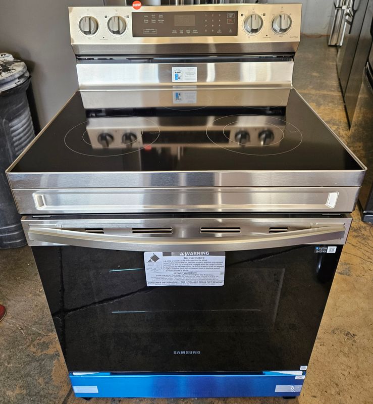 NEW! 30in Samsung Smart Freestanding Electric Range with Rapid Boil & Self Clean in Stainless Steel NEW! 30in Samsung Smart Freestanding Electric Range with Rapid Boil & Self Clean in Stainless Steel
