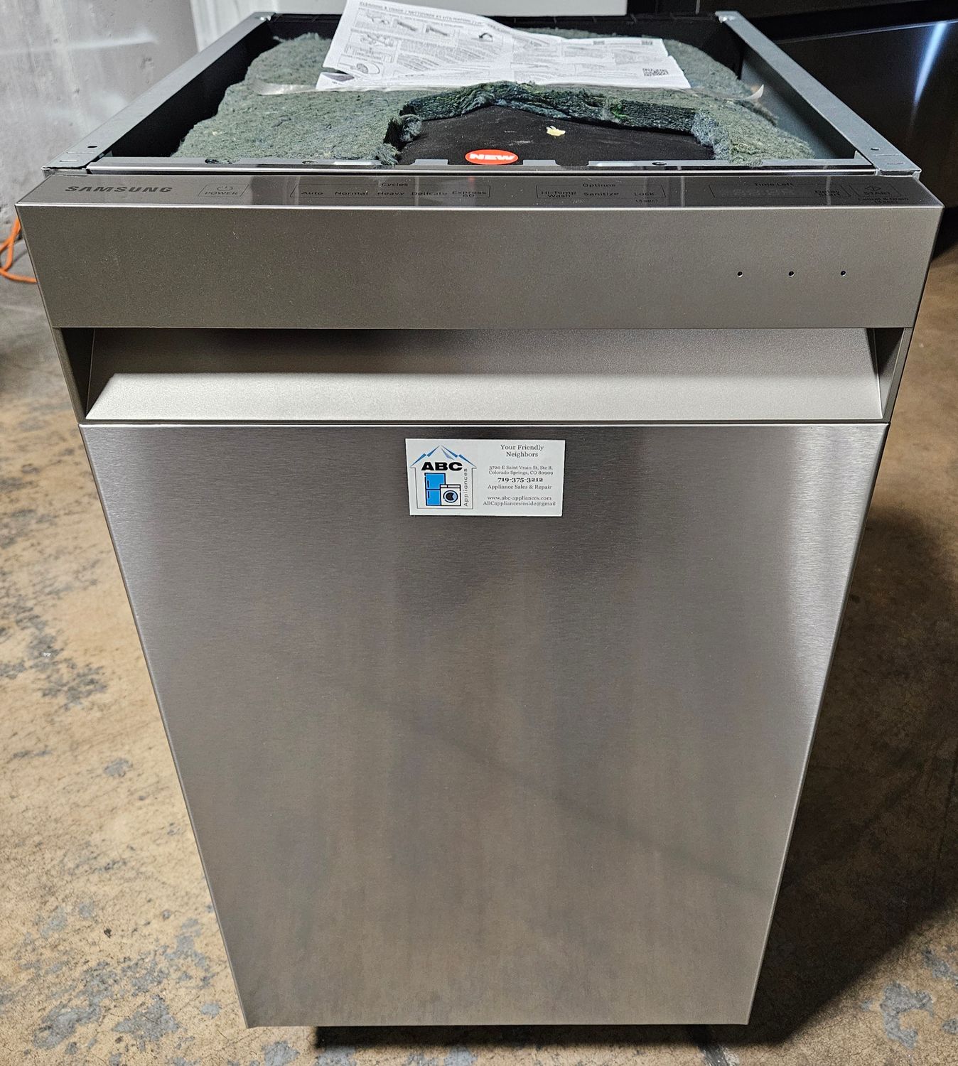 NEW! 18" Samsung Stainless Steel Built-In Electric Dishwasher 46 dBa NEW! 18" Samsung Stainless Steel Built-In Electric Dishwasher 46 dBa