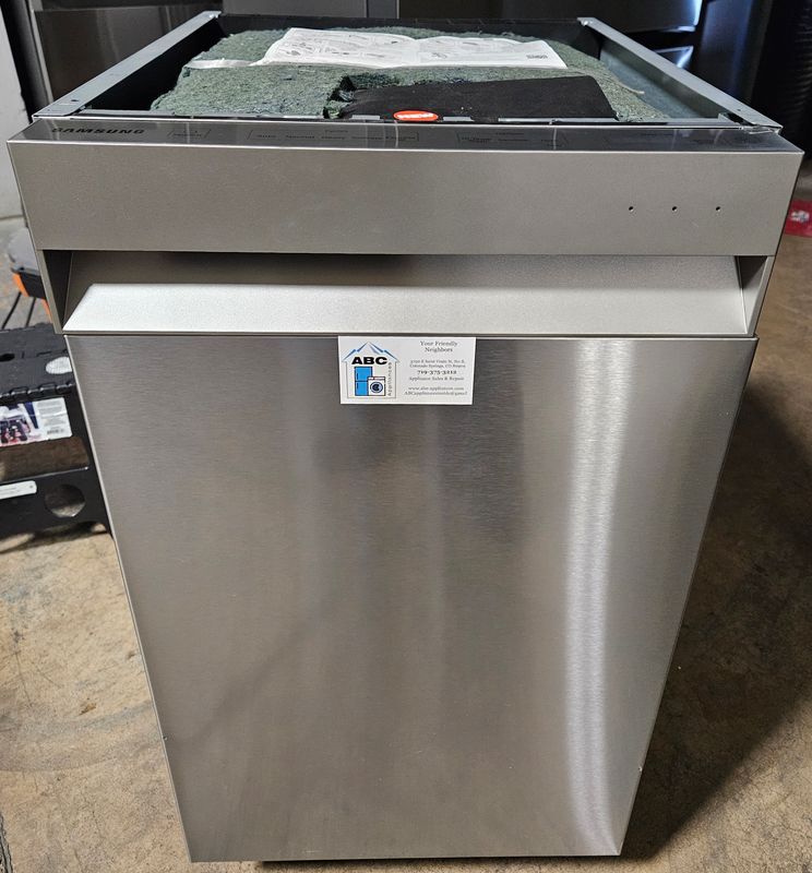 NEW! 18" Samsung Stainless Steel Built-In Electric Dishwasher 46 dBa NEW! 18" Samsung Stainless Steel Built-In Electric Dishwasher 46 dBa