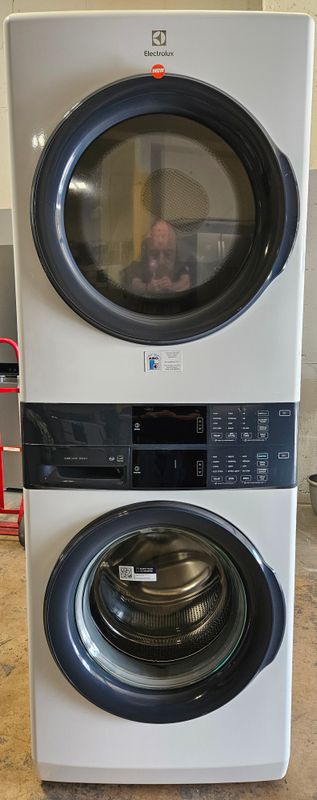 NEW! Electrolux 300 Series Laundry Tower w/ Washer (4.4cu.ft.) and Dryer (8.0cu.ft.)