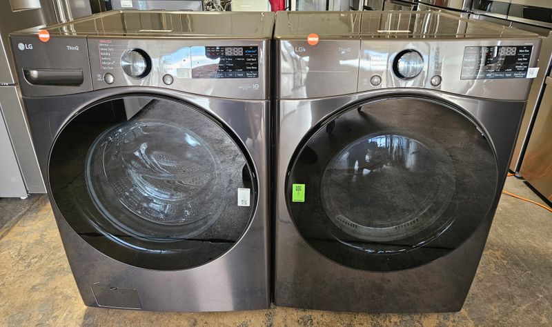 NEW! LG Front Load Washer (4.5cu.ft.) &amp; Large Capacity Electric Dryer (7.4cu.ft.)