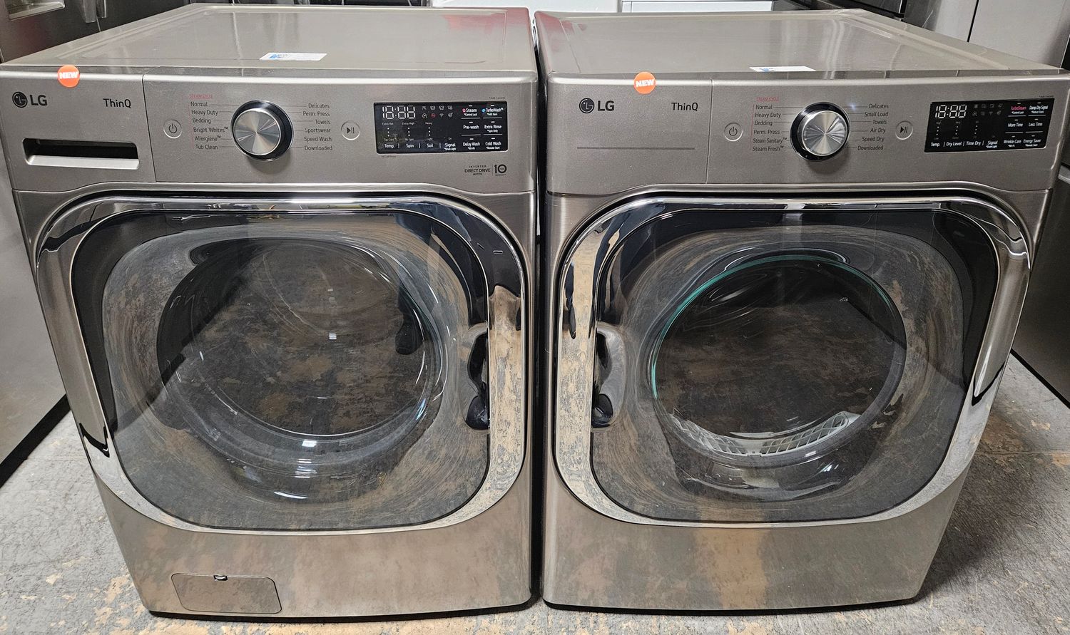 NEW! LG Front Load Washer (5.2cu.ft.) &amp; Large Capacity Electric Dryer (9.0cu.ft.)