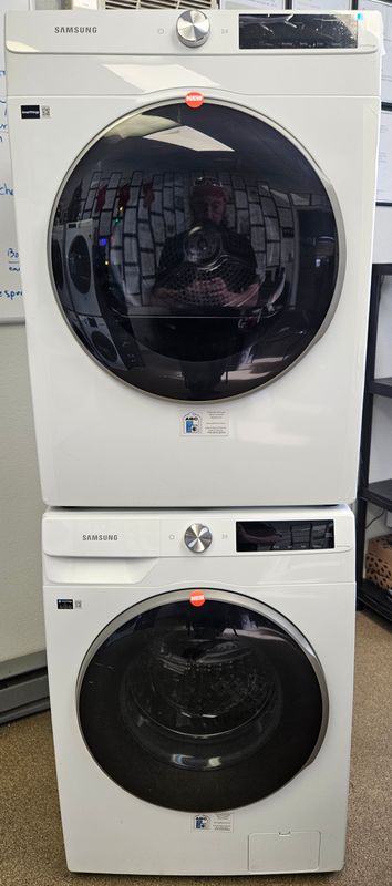 NEW! Samsung 24" Front Load Washer (2.5cu.ft.) & Matching Electric Dryer (4.0cu.ft.) NEW! Samsung 24" Front Load Washer (2.5cu.ft.) & Matching Electric Dryer (4.0cu.ft.)