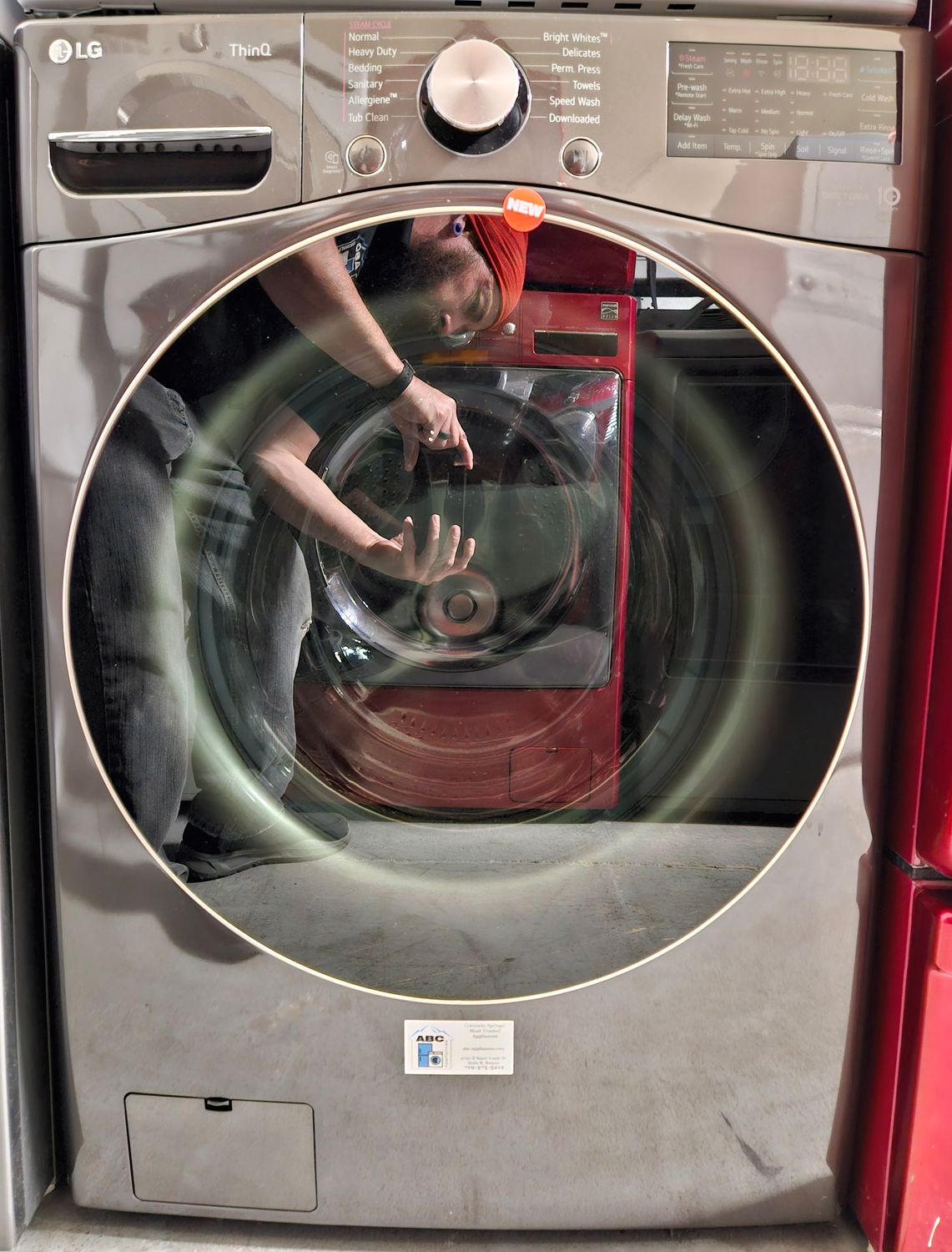 NEW! LG Front Load Washer (4.5cu.ft.)