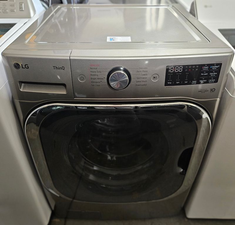 NEW! LG Mega Capacity Front Load Washer (5.2cu.ft.)