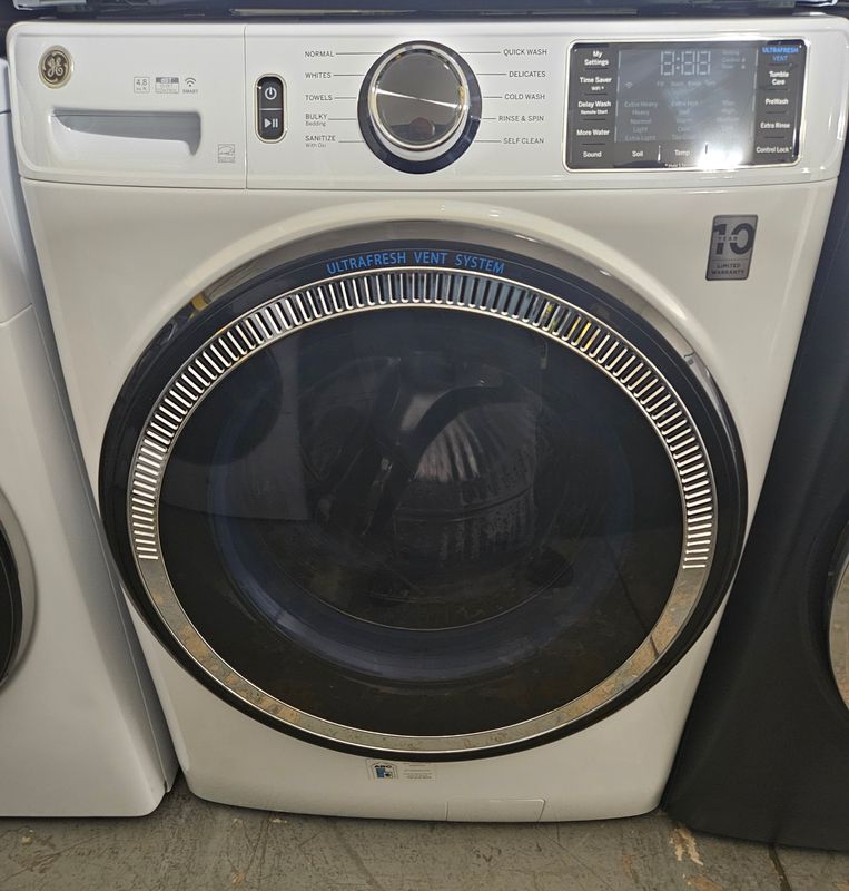 NEW! GE White Front Load Washer (4.8cu.ft.)