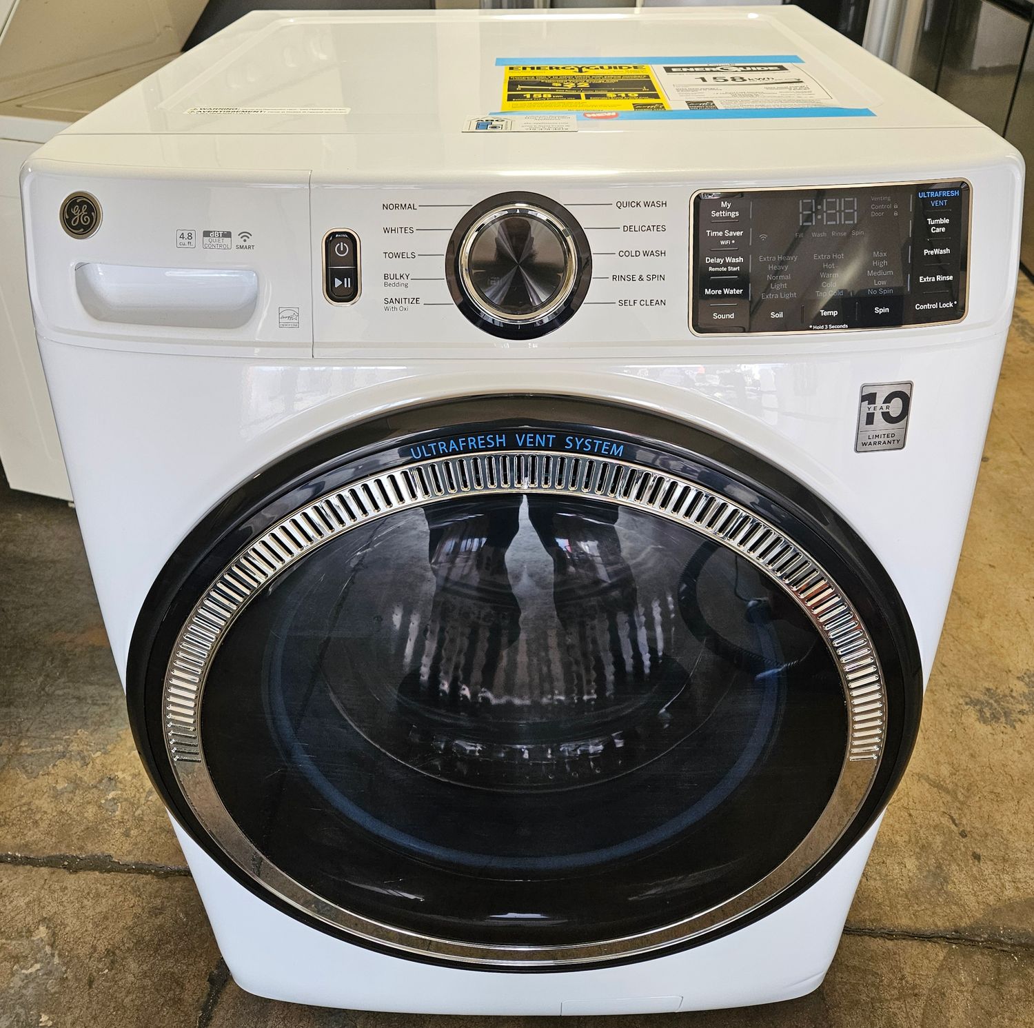 NEW! GE White Front Load Washer (4.8cu.ft.)