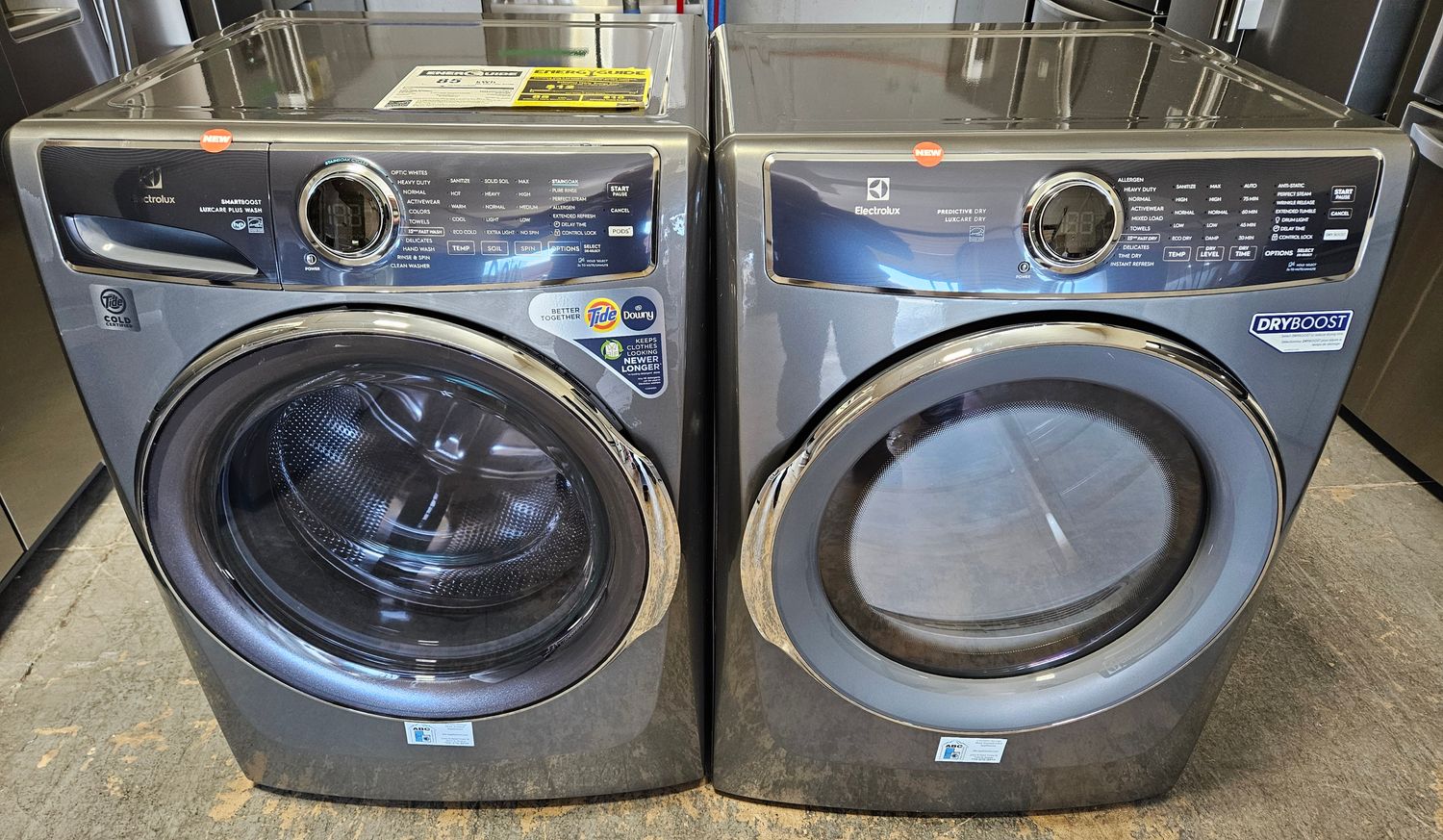 NEW! Electrolux Front Load Washer (4.5cu.ft.) &amp; Large Capacity Electric Dryer (8.0cu.ft.)