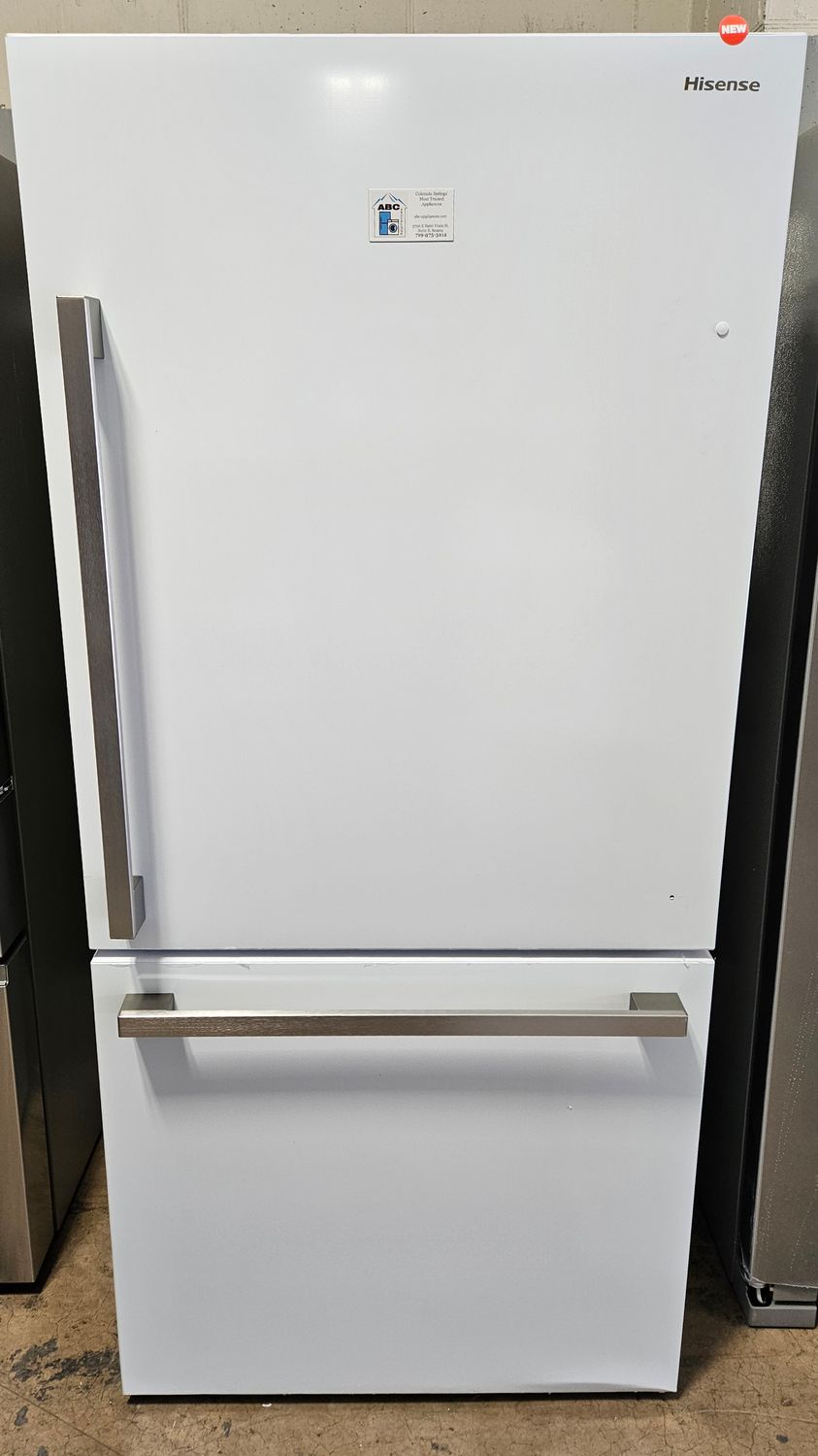 NEW! 17.2cu.ft. Hisense Bottom Freezer Refrigerator in White