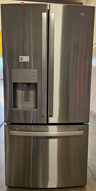 NEW! 17.5cu.ft. GE 33" Wide Counter-Depth French-Door Refrigerator NEW! 17.5cu.ft. GE 33" Wide Counter-Depth French-Door Refrigerator
