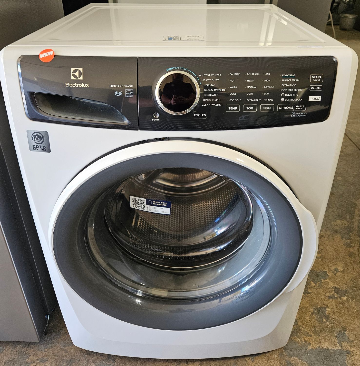 NEW! Electrolux 400 Series Front Load Washer (4.5cu.ft.)