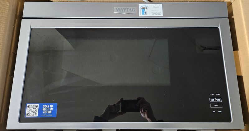 NEW! Maytag Stainless Steel (1.1cu.ft.) Microwave