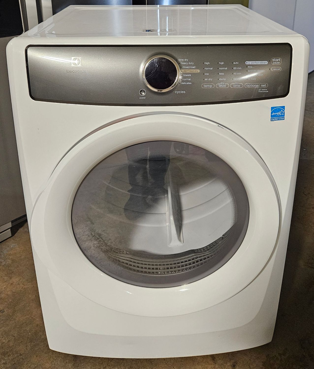 USED Electrolux Heavy Duty Large Capacity Electric Dryer (8.0cu.ft.) USED Electrolux Heavy Duty Large Capacity Electric Dryer (8.0cu.ft.)
