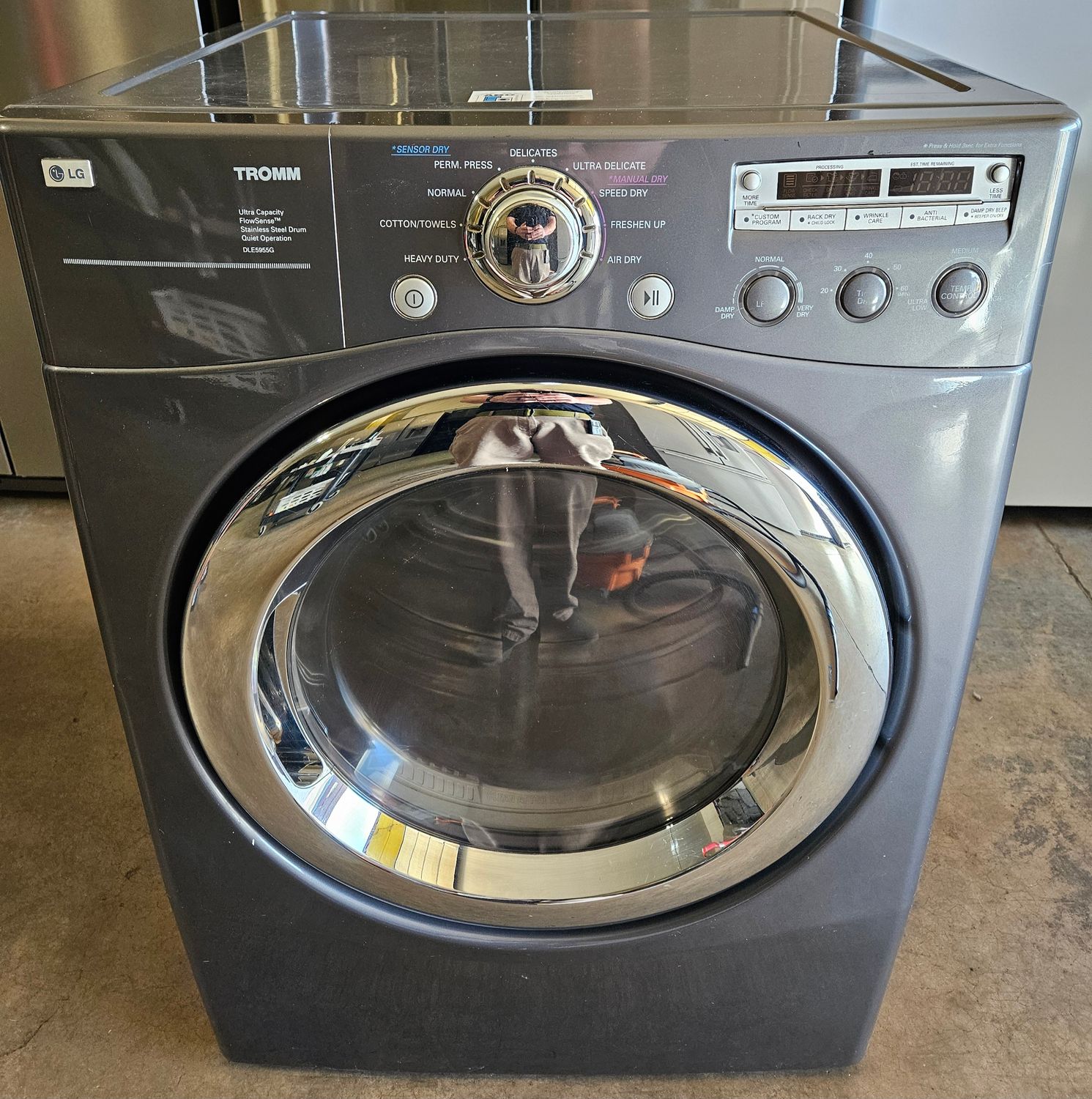 USED LG Heavy Duty Large Capacity Electric Dryer (7.3cu.ft.) USED LG Heavy Duty Large Capacity Electric Dryer (7.3cu.ft.)