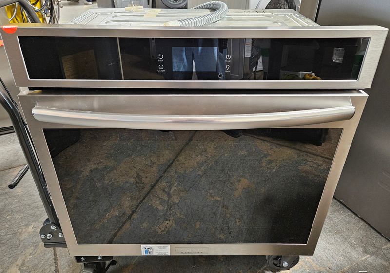 NEW! 30in Frigidaire Gallery Electric Single Wall Oven