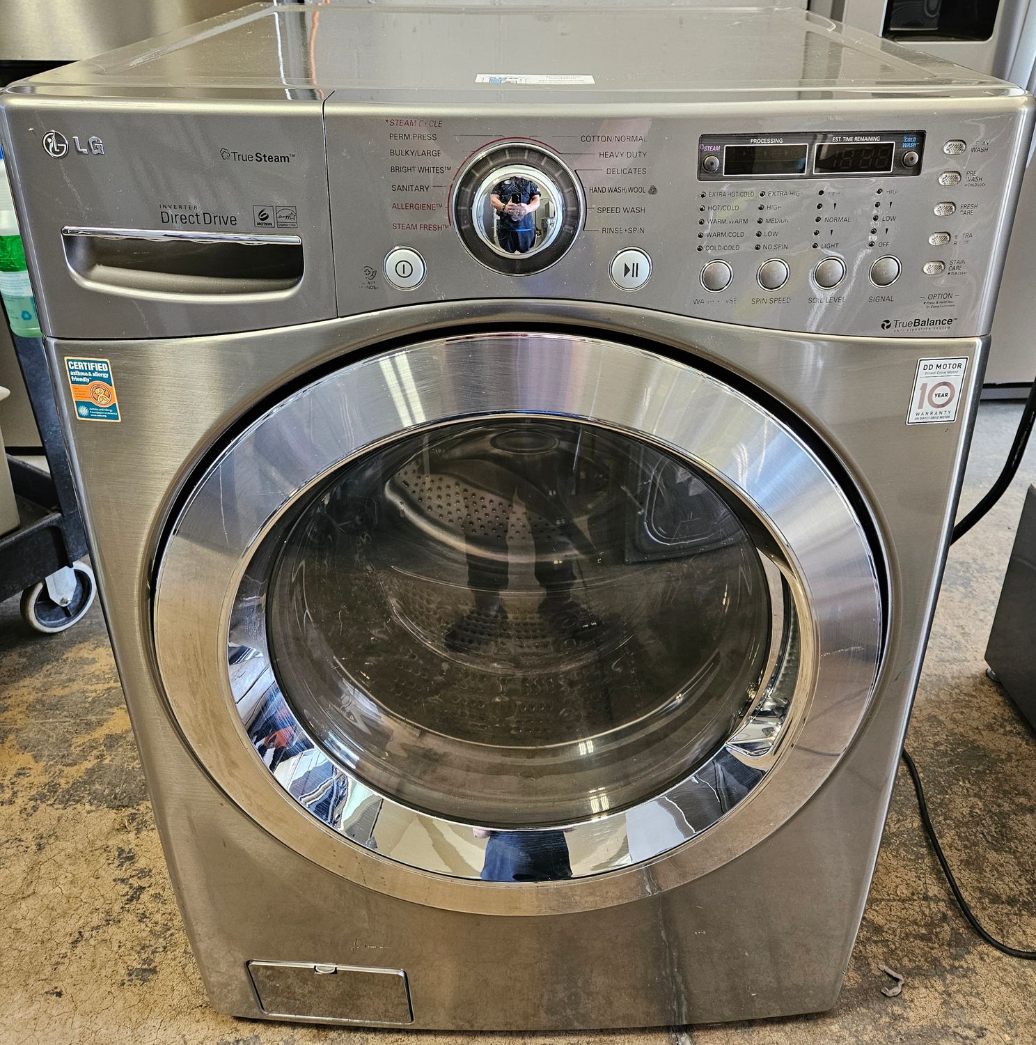USED LG Front Load Washer (3.9cu.ft.)