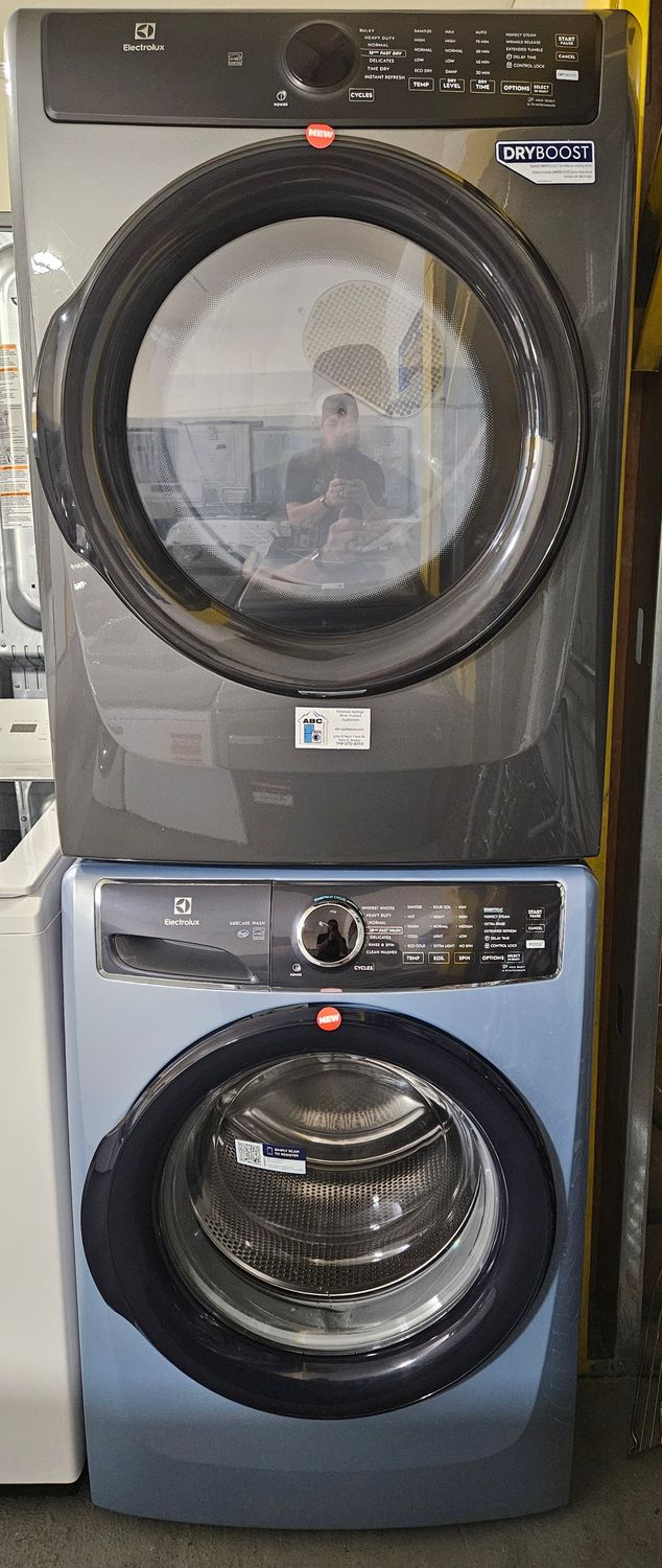 NEW! Electrolux Front Load Washer (4.5cu.ft.) &amp; Large Capacity Electric Dryer (8.0cu.ft.)
