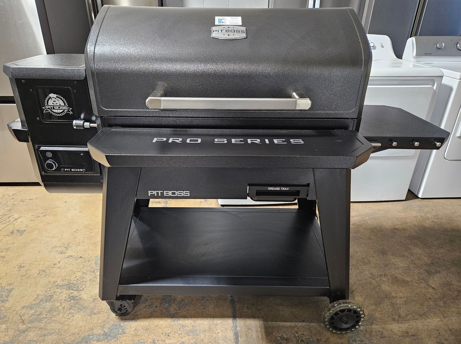 NEW! Pit Boss Pro Series 1600 Wood Pellet Grill