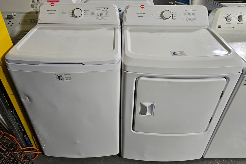 NEW! Frigidaire Top Load Washer (4.1cu.ft.) &amp; Large Capacity Electric Dryer (7.0cu.ft.)