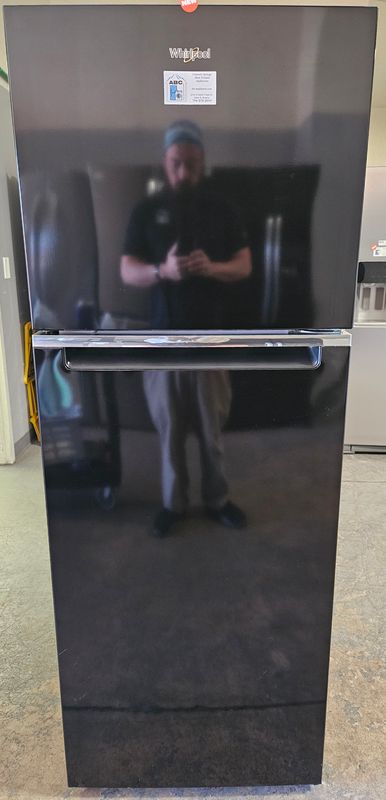 NEW! 11.6cu.ft. Whirlpool Top Freezer Refrigerator in Black