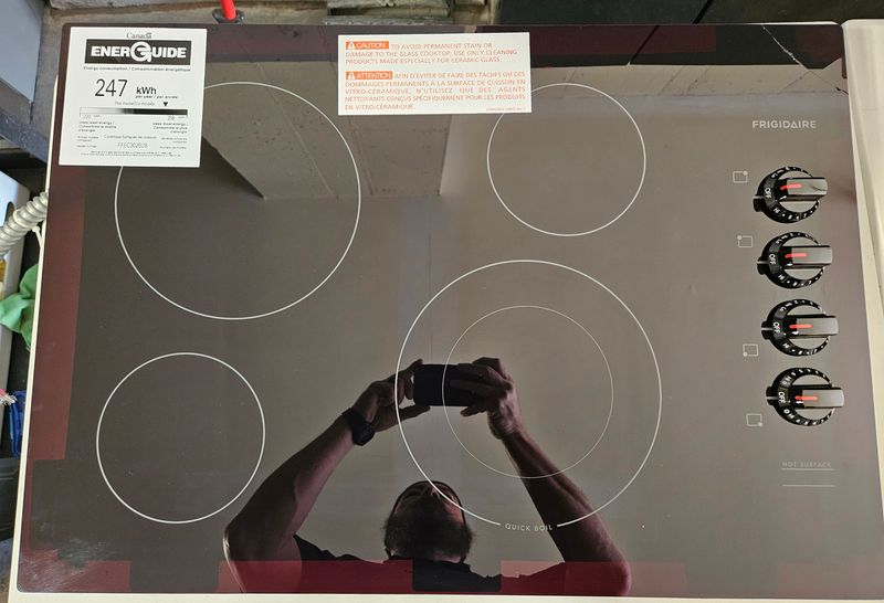 NEW! (READ AD) 30in Frigidaire Electric Cooktop