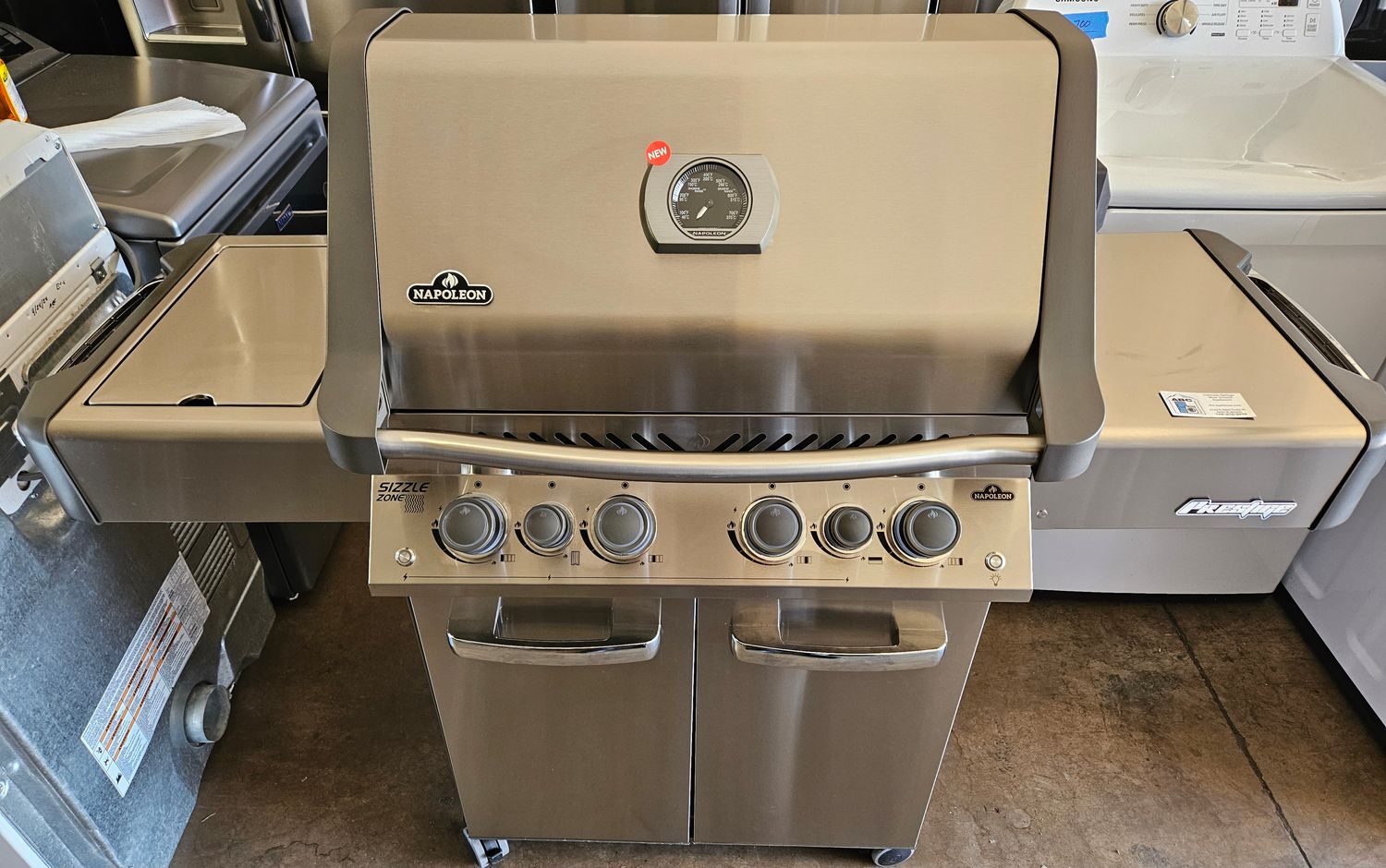 NEW! Napoleon Prestige 500 Stainless Steel 4-Burner Propane Grill