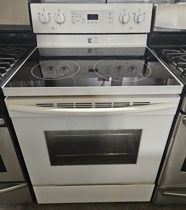 USED 30in Samsung Electric 5-Burner Glass-Top Range in White