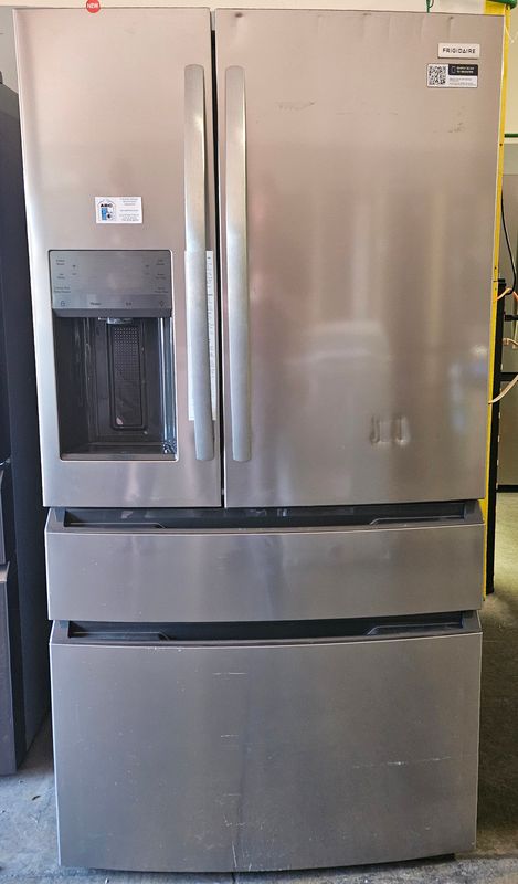 NEW! (READ AD) 26cu.ft. Frigidaire Standard-Depth 4-Door French Door Refrigerator in Stainless Steel