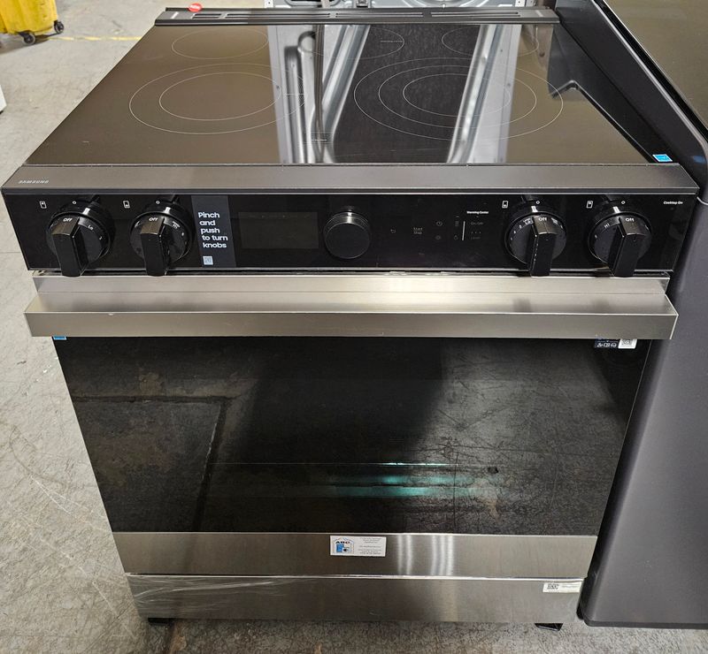 NEW! 30in Samsung Bespoke Slide-in Electric Range in Stainless Steel