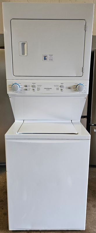 USED Frigidaire 27" Laundry Center (3.9cu.ft. Washer and 5.5cu.ft. Dryer)