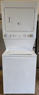 USED Frigidaire 27" Laundry Center (3.9cu.ft. Washer and 5.5cu.ft. Dryer)
