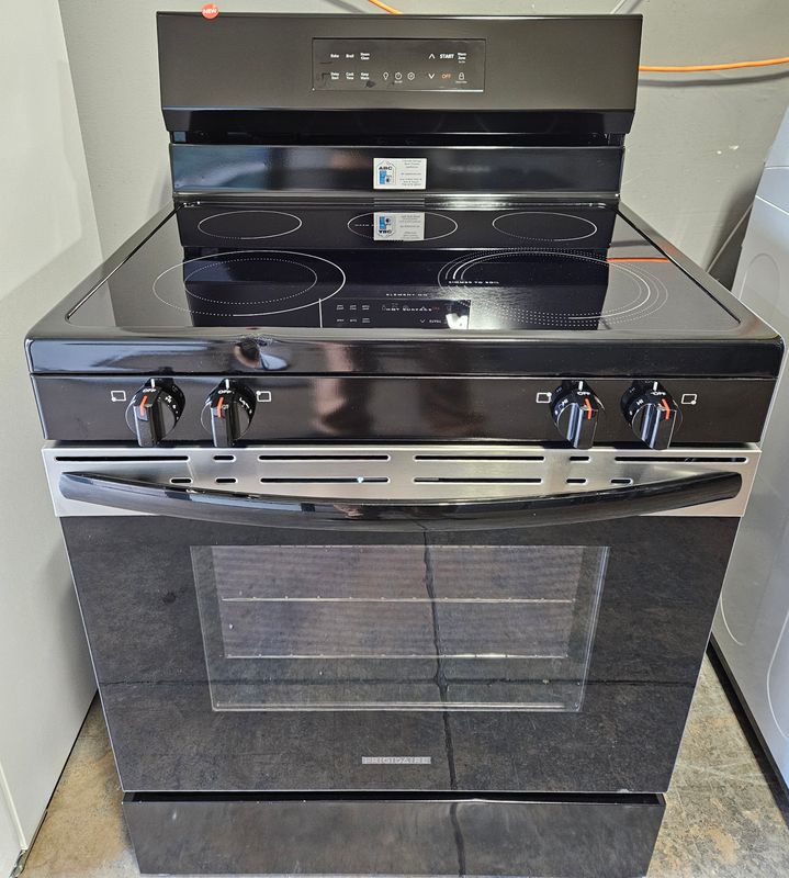 NEW! 30in Frigidaire Glass-Top 5-Burner Electric Range