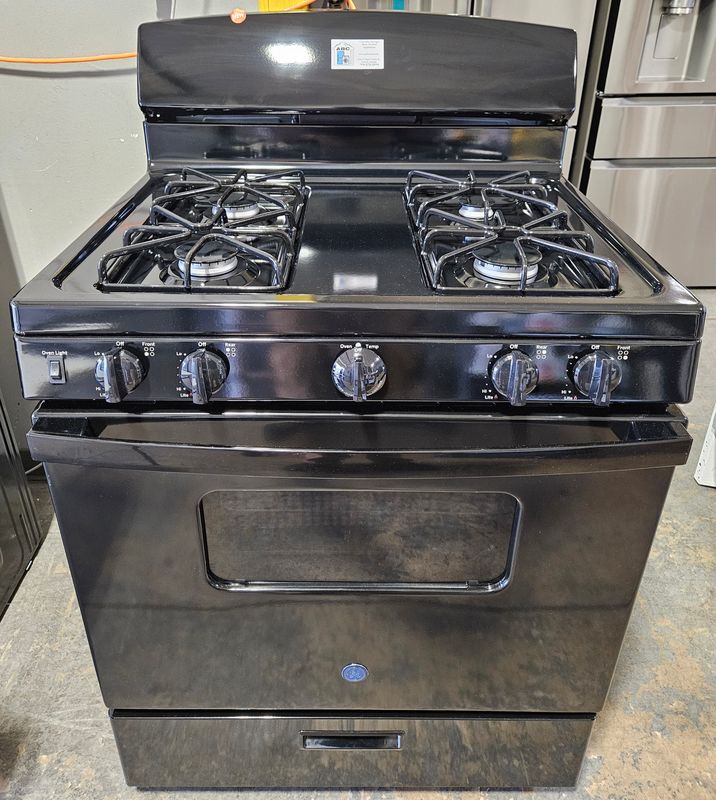 NEW! 30in GE 4-Burner Gas Range in Black NEW! 30in GE 4-Burner Gas Range in Black