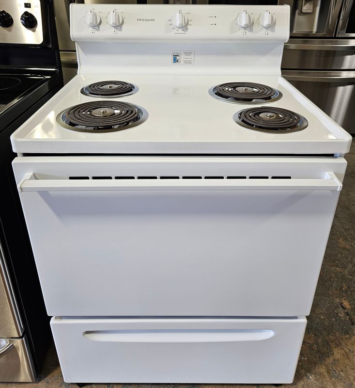 USED 30in Frigidaire Coil-Top 4-Burner Range in White