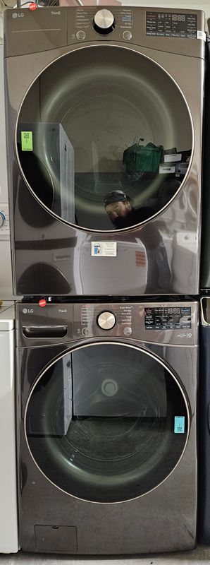NEW! LG Front Load Washer (4.5cu.ft.) &amp; Large Capacity Electric Dryer (7.4cu.ft.)