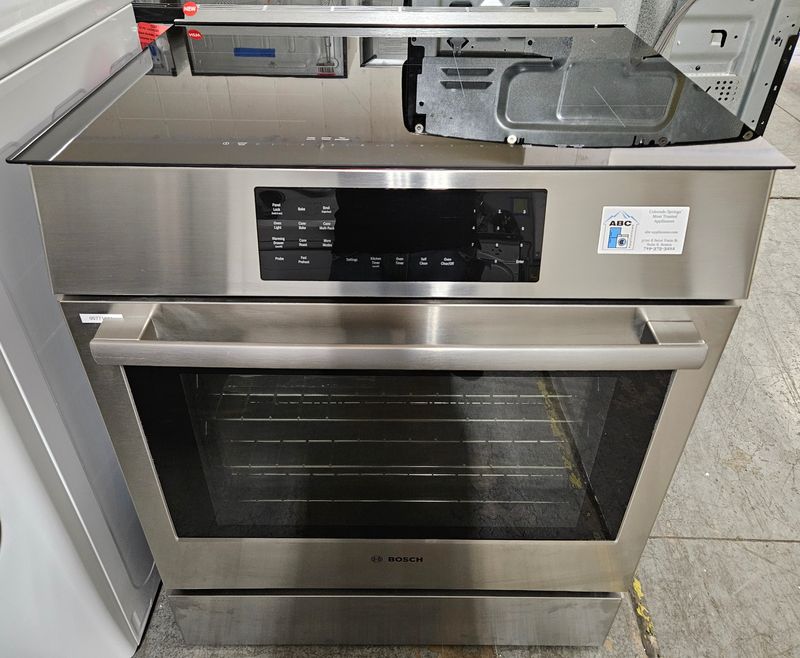 NEW! 30in Bosch Benchmark Induction Slide-in Range in Stainless Steel